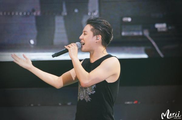 140925 JYJ The Return of The King Concert Live In Thailand - 10 [Xia_Marii]