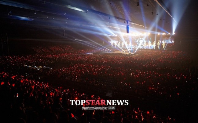 140925 JYJ The Return of The King Concert Live In Thailand - 12 [Topstarnews]